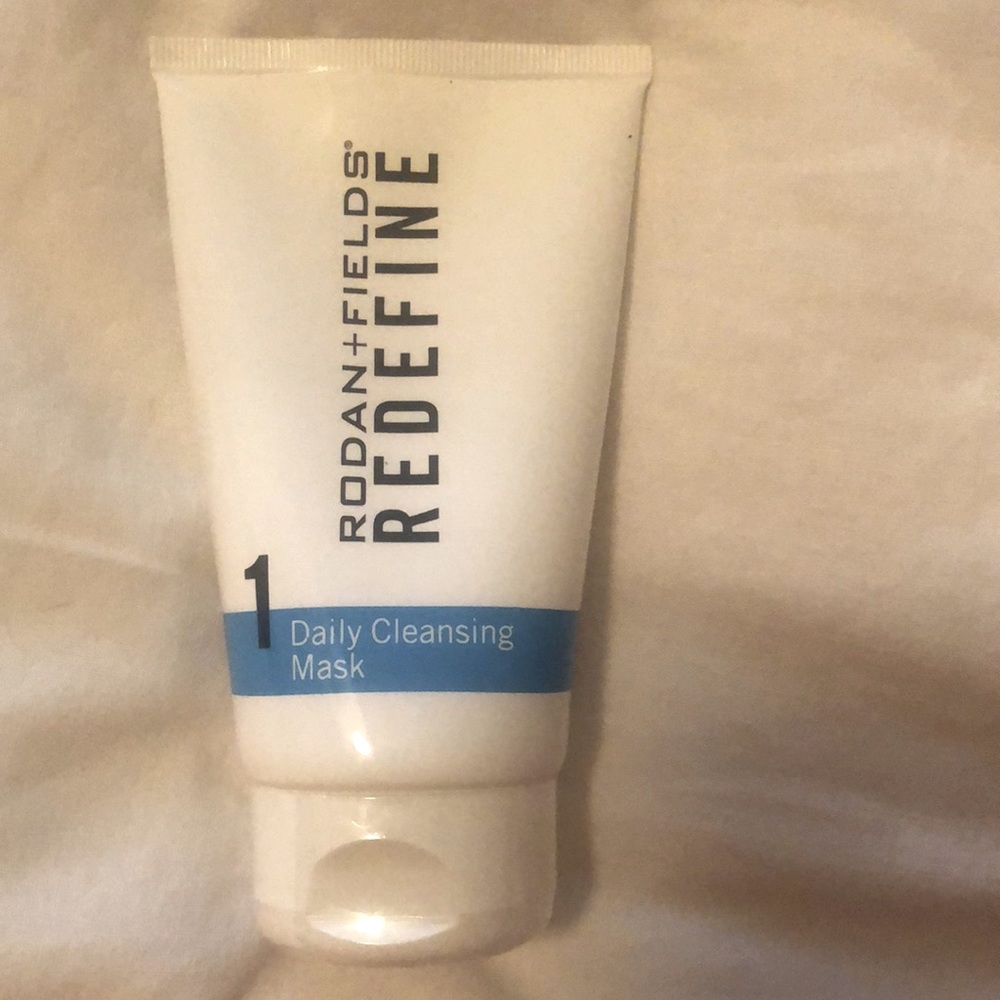 Rodan + Fields Redefine Daily Cleansing Mask